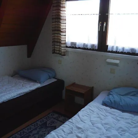 Nurdachhaus Lachmoewe Holiday home Butjadingen